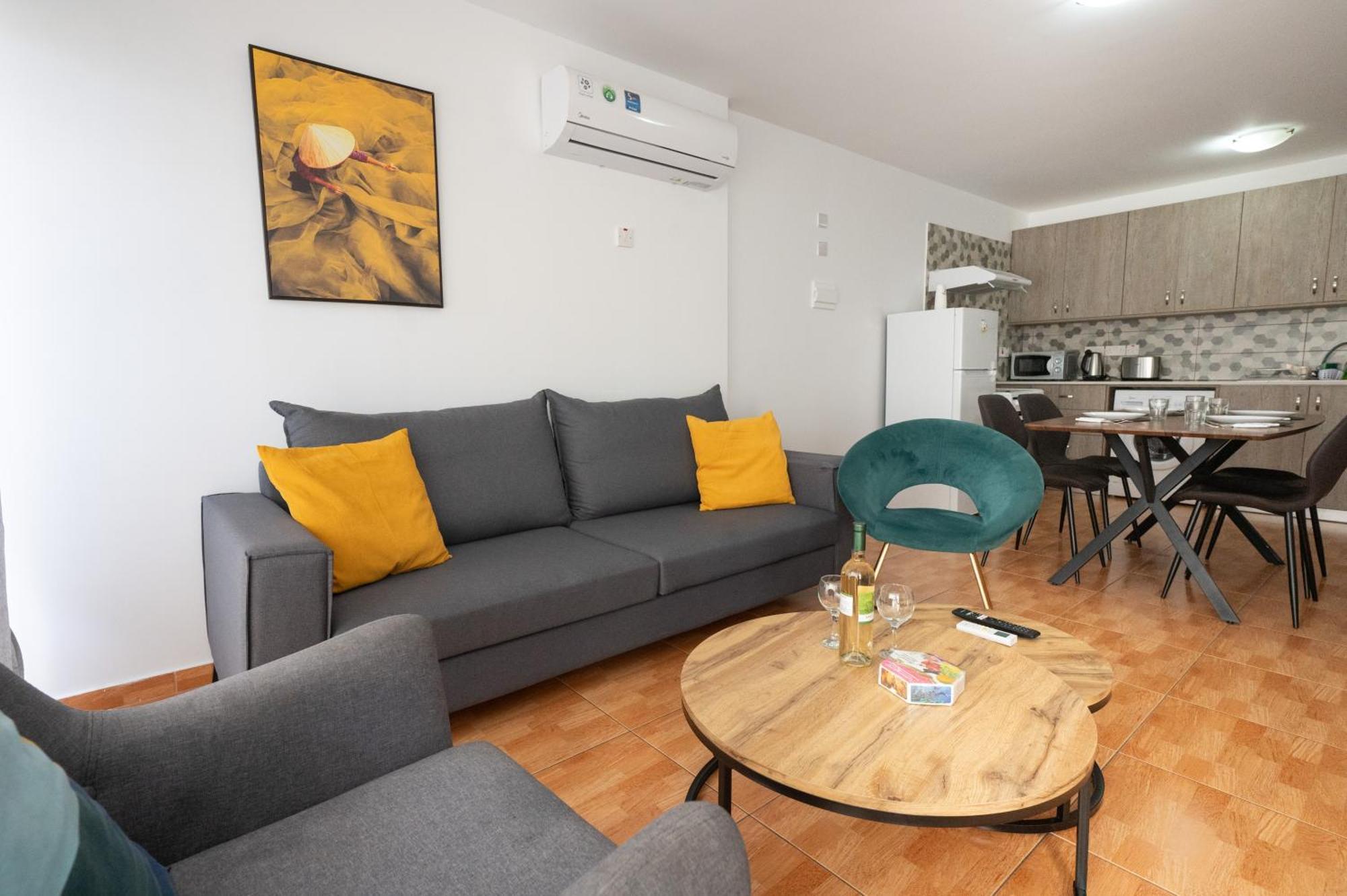 Napa Centrale Suites Ayía Nápa Extérieur photo