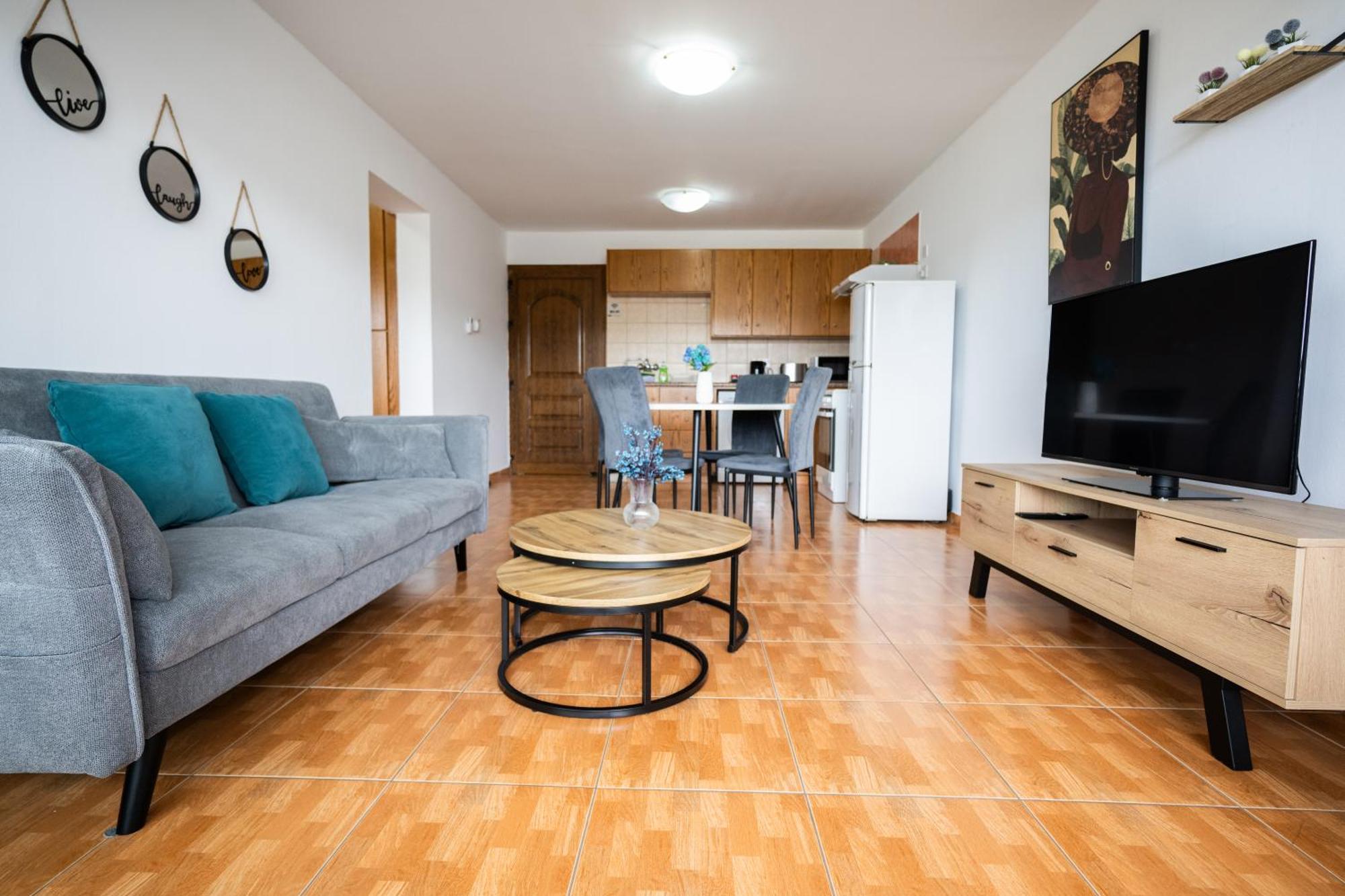 Napa Centrale Suites Ayía Nápa Extérieur photo