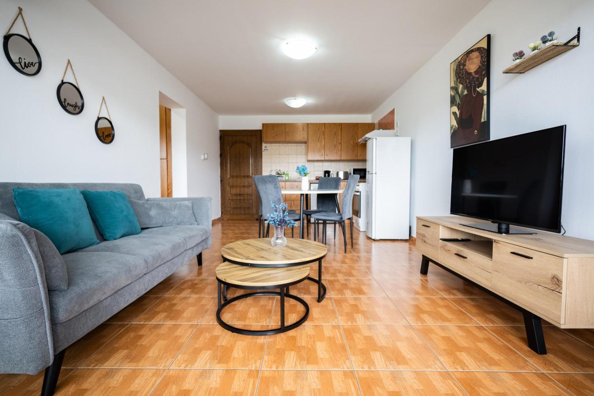 Napa Centrale Suites Ayía Nápa Extérieur photo